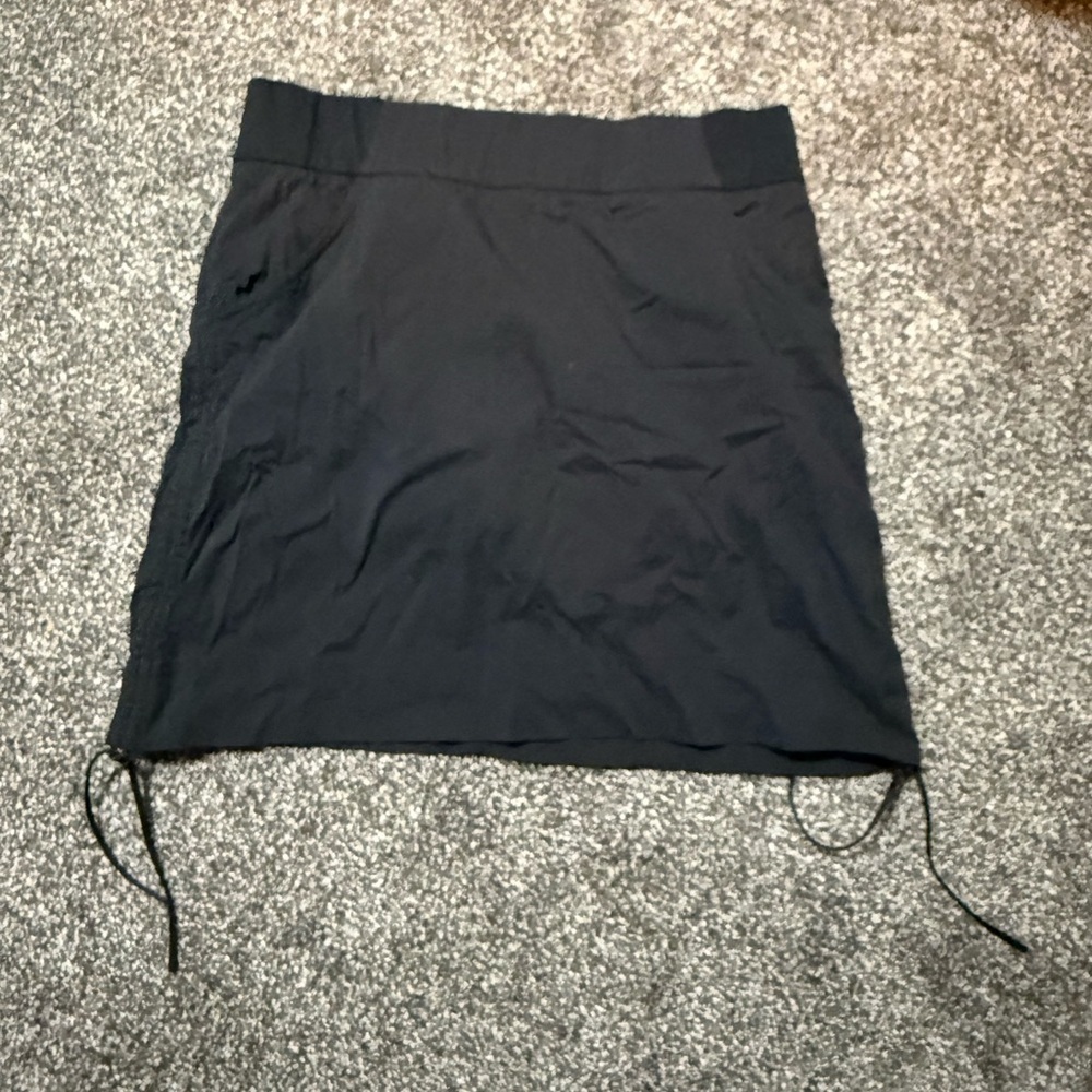 Columbia Black Omni-shield Advanced Repellant skirt with shorts